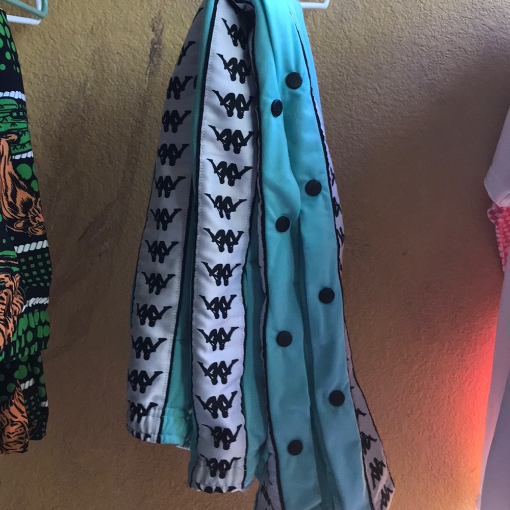 Kappa button pants